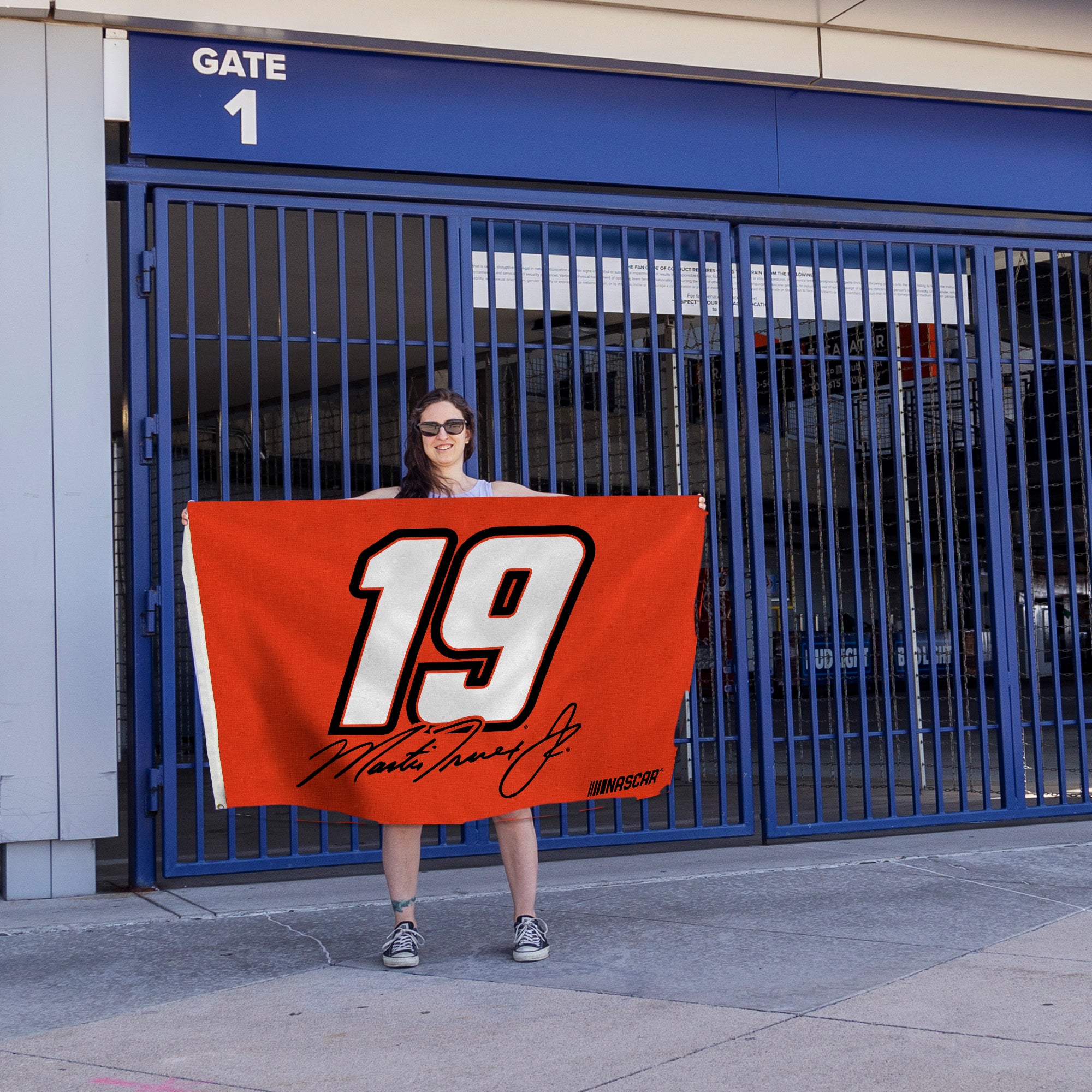 LAS VEGAS RAIDERS 3'X5' DELUXE FLAG – JR'S SPORTS